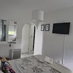 Bedroom Tranquility شقة