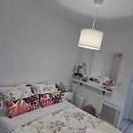 Bedroom Tranquility شقة *